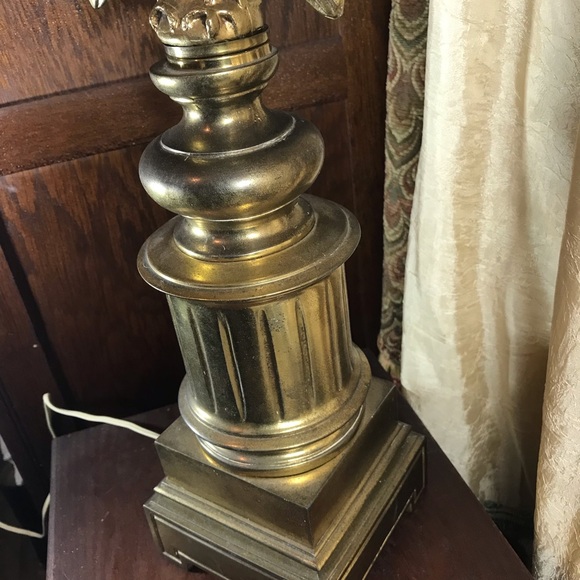 Vintage Federal Style Brass Eagle Lamp - Picture 2 of 6